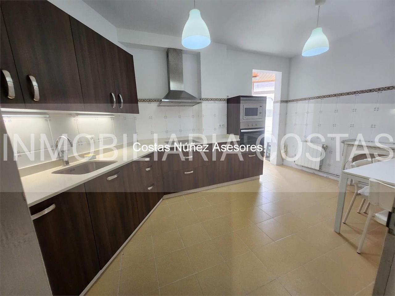 Foto 12 BOUZAS, PISO EXTRAORDINARIO PARA REFORMAR AL GUSTO DE UNO, AMPLIO Y CON ASCENSOR EN PROYECTO