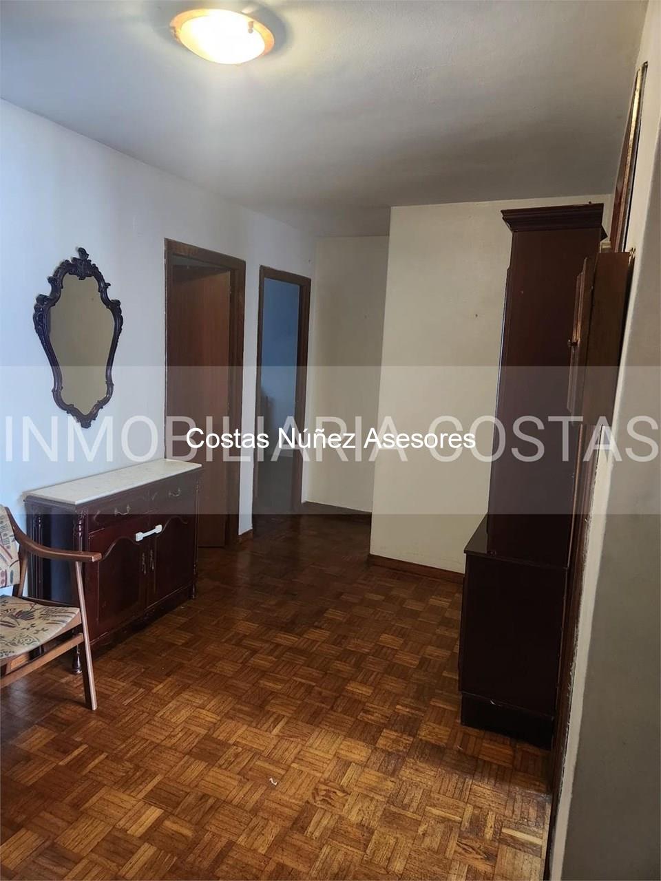 Foto 1 calle zamora, piso para actualizar con garaje y trastero. 3 dormitorios, salón, cocina y 2 baños-. 