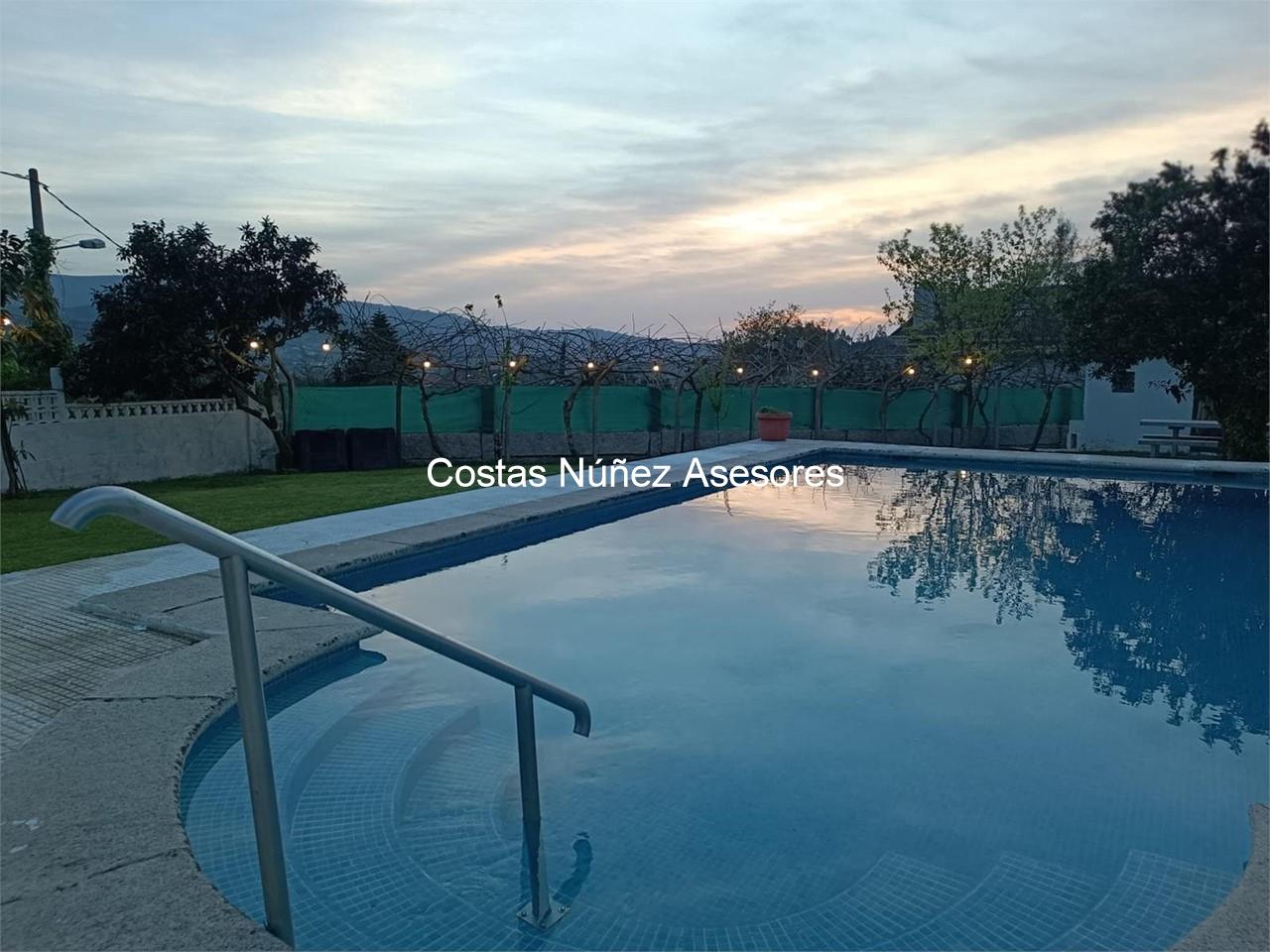 Foto 14 GONDOMAR. CÉNTRICO CHALÉ. CON PISCINA Y 900 METROS DE TERRENO. 