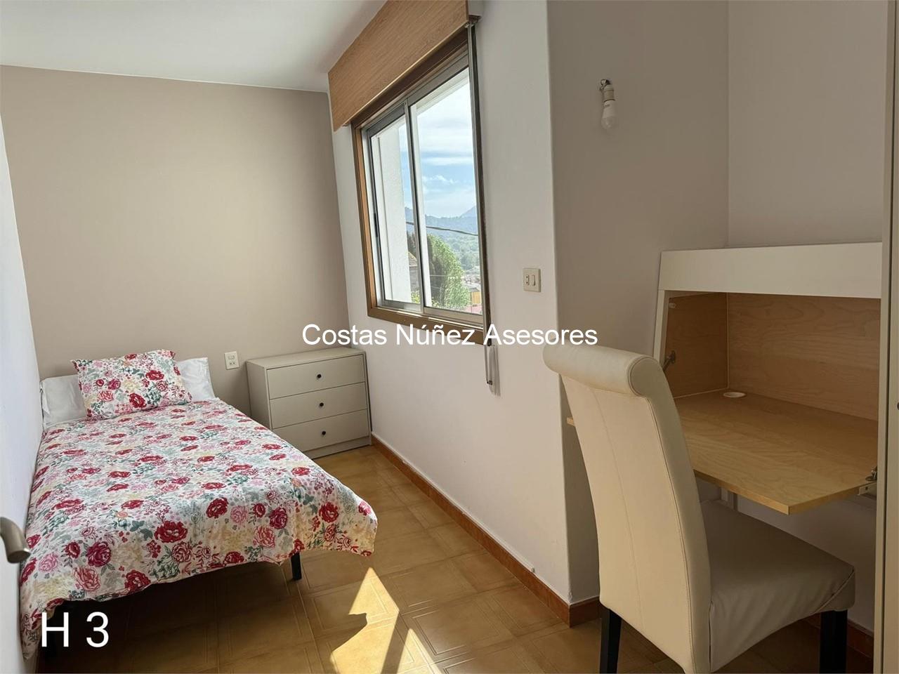 Foto 4 GONDOMAR. CÉNTRICO CHALÉ. CON PISCINA Y 900 METROS DE TERRENO. 