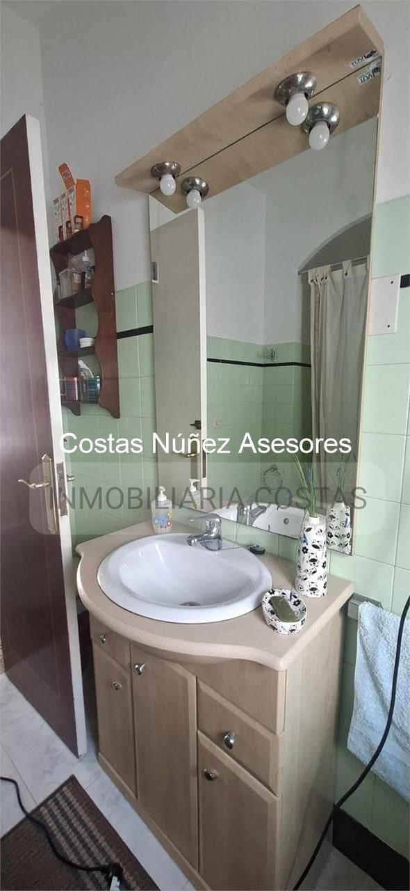 Foto 11 POBRA DO CARAMIÑAL.  CASA CON DOS VIVIENDAS. 215.000 EUROS. CERCA DE LA PLAYA