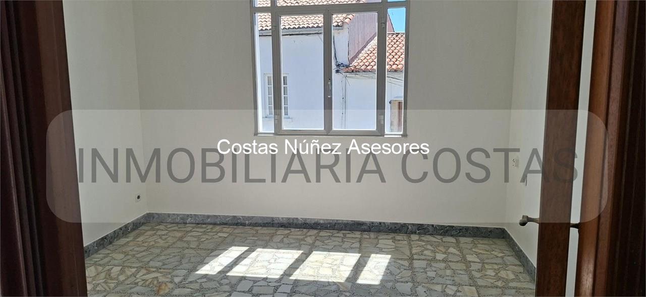 Foto 19 POBRA DO CARAMIÑAL.  CASA CON DOS VIVIENDAS. 215.000 EUROS. CERCA DE LA PLAYA
