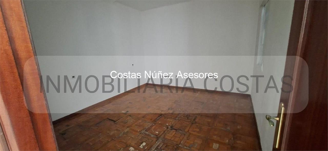Foto 29 POBRA DO CARAMIÑAL.  CASA CON DOS VIVIENDAS. 215.000 EUROS. CERCA DE LA PLAYA