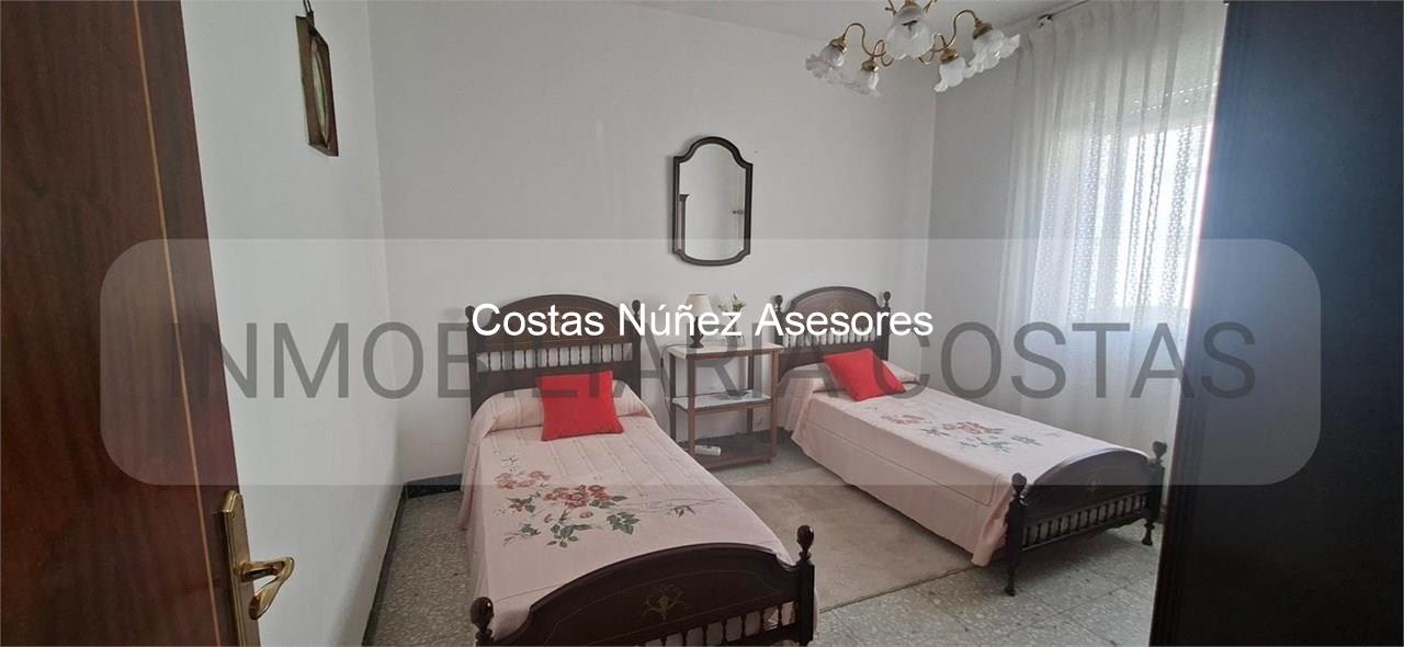 Foto 4 POBRA DO CARAMIÑAL.  CASA CON DOS VIVIENDAS. 215.000 EUROS. CERCA DE LA PLAYA