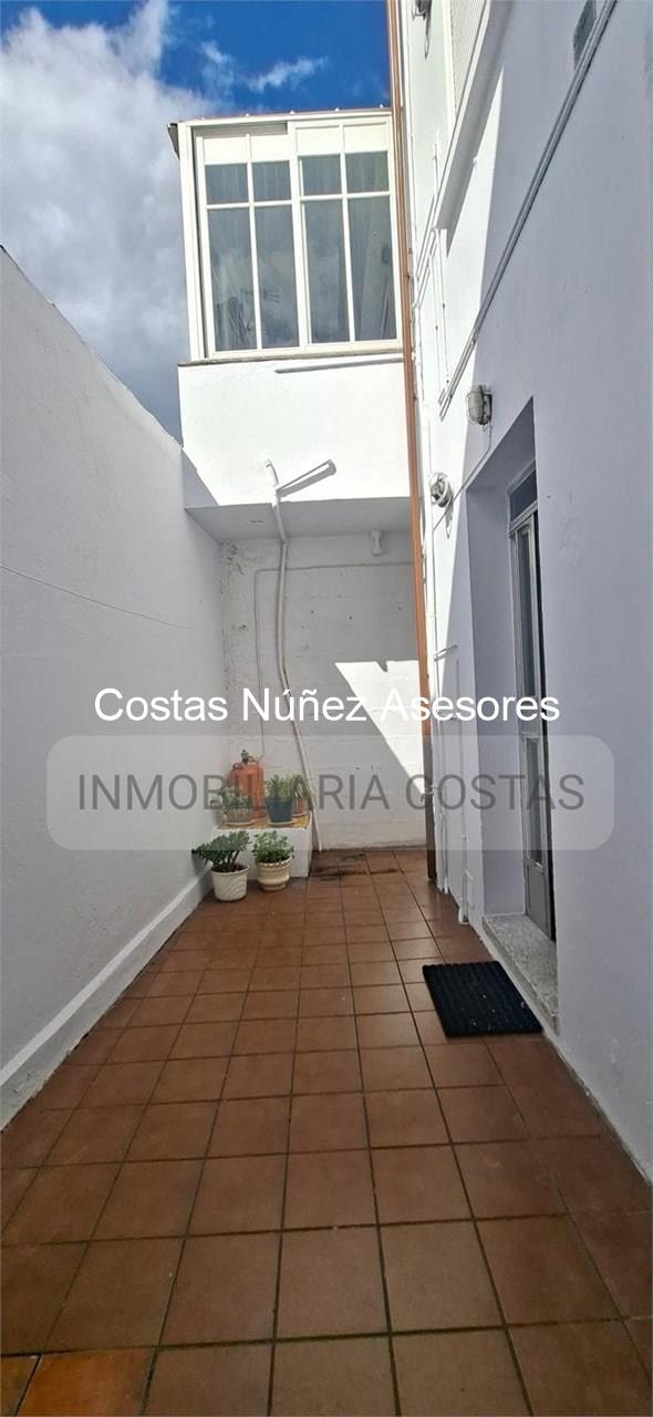 Foto 9 POBRA DO CARAMIÑAL.  CASA CON DOS VIVIENDAS. 215.000 EUROS. CERCA DE LA PLAYA